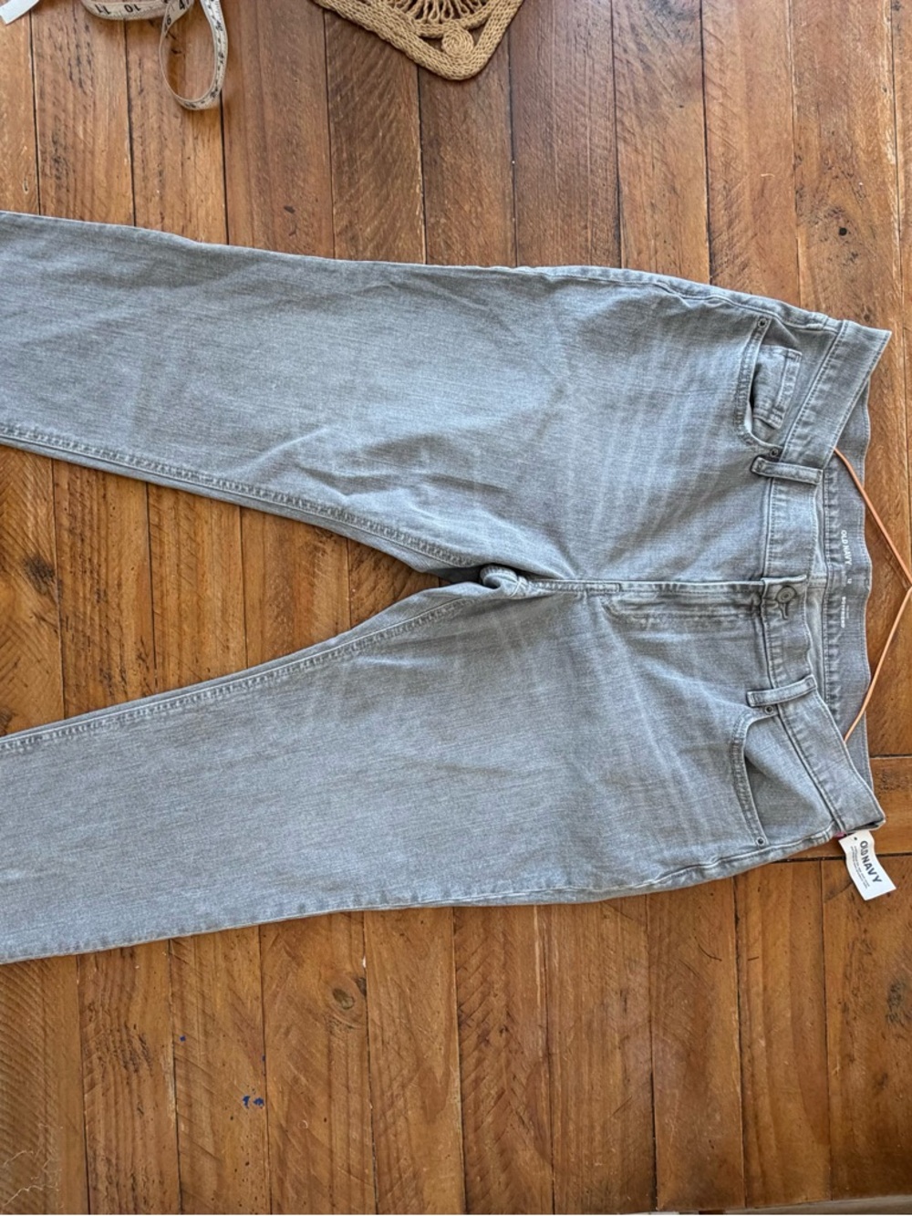 Old navy Light Gray Straight-Leg mid rise boyfriend new with tag Jeans size 12 p